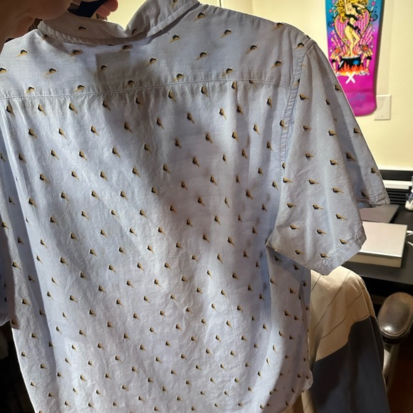 Catch Surf Men’s Button Up - Picture 2 of 3